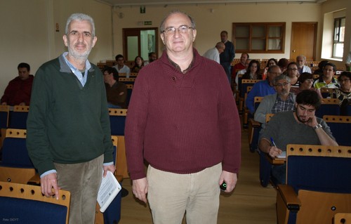 Emilio Cervantes (IRNASA), a la izquierda, y Alberto Fereres, investigador del Instituto de Ciencias Agrarias.-