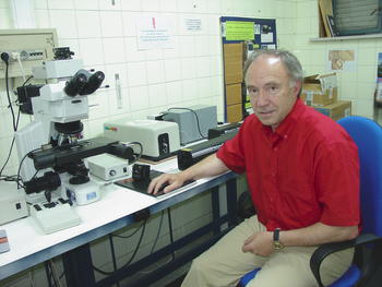 El profesor del área de Cristalografía y Mineralogía de la Universidad de Valladolid Fernando Rull Pérez