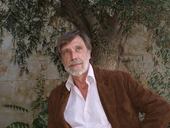  Álvaro de Rújula, director de la División de Física Teórica del Centro Europeo de Investigaciones Nucleares (CERN), 