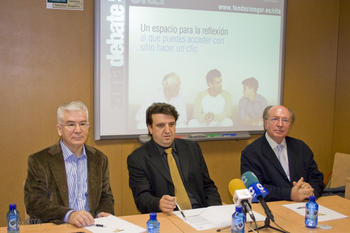 De izquierda a derecha, José Luis Molinuevo. Joaquín Pinto y Joaquín García Carrasco presentan la 'Zona de debate CITA'.
