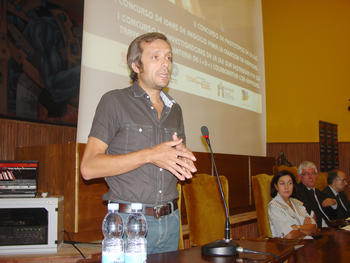 Adrián Escapa presenta su prototipo ante distintas autoridades académicas