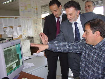El delegado del Gobierno durante su visita al Centro Meteorológico