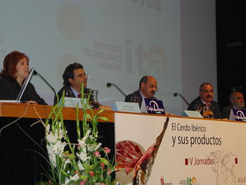 Momento de la inauguración de las V Jornadas del Cerdo Ibérico y sus productos