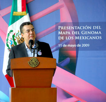 Gerardo Jiménez Sánchez, director del INMEGEN, durante la presentación oficial del Mapa del Genoma de los Mexicanos el 11 de mayo. (Foto: Archivo/INMEGEN)