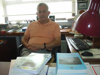 Juan Gallardo y la colección de libros publicados por la Sociedad Iberoamericana de Física y Química Ambiental.