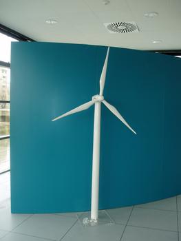 Maqueta de molino eólico instalada en el Aula de Energías Renovables