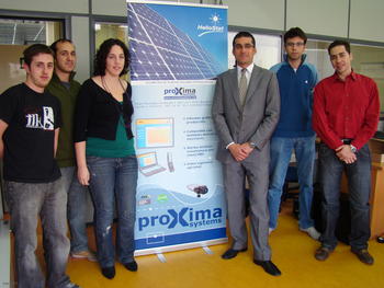 El equipo de trabajo de Proxima Systems en sus instalaciones