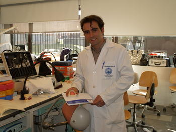 Javier Montero, investigador de la Clínica Odontológica de la Universidad de Salamanca.