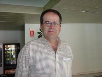 Javier Avalos, investigador del Departamento de Genética de la Universidad de Sevilla.