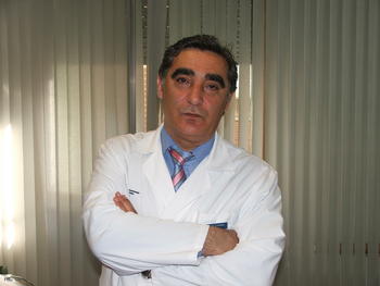 Maximino Lozano, urólogo de la Clínica San Francisco.