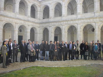 Foto de familia de los participantes en el libro 'Misión Posible: Casos prácticos de colaboración Universidad-Empresa en Castilla y León'.