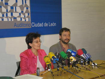 Carmen de la Fuente y Pedro Uriarte en la presentación del congreso