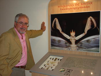 El comisario de la exposición Universo en Miniatura, Pedro Velasco