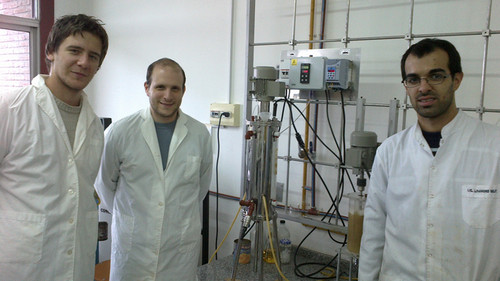 Investigadores del Instituto de Química del Noroeste Argentino que buscan propiedades antibióticas en plantas de la Puna de Atacama.  Créditos: INQUINOA