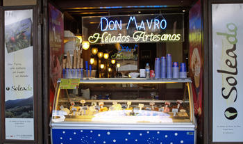 El nuevo helado de aceite de oliva se elabora de forma artesanal en el restaurante Don Mauro, situado en la Plaza Mayor de Salamanca
