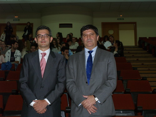 José Antonio Sacristán, director médico de Laboratorios Lilly España y Francisco Javier García Criado, decano de la Facultad de Medicina.