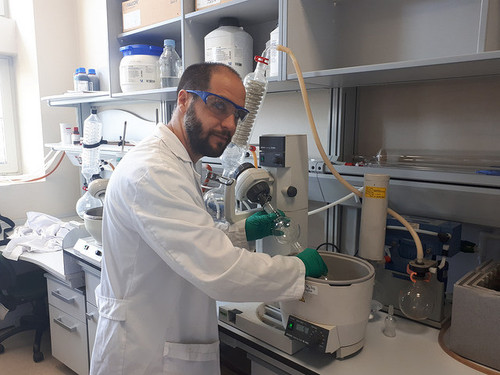 Pablo Peñalver, en el laboratorio. Foto: F. Descubre.