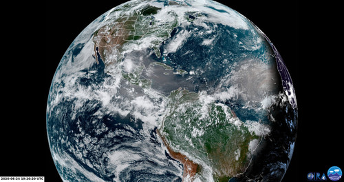 Esa imagen del satélite GOES 16, del 24 de junio, muestra cómo se observa el planeta bajo la influencia de la nube de polvo del Sahara/Dr. Marcial Garbanzo, coordinador del Laboratorio de Observación del Sistema Climático de la Escuela de Física