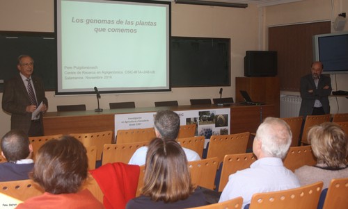 Conferencia de Puigdomènech en el IRNASA.