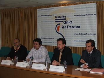 Los responsables de la Fundación Clínica San Francisco y del Banco de Tejidos, durante la inauguración del curso de 2006