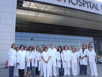 El personal del Servicio de Hematología y Hemoterapia del Hospital de León, responsable del transplante autólogo de médula ósea.
