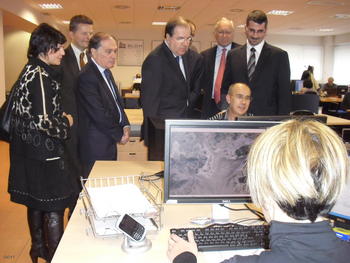 Juan Vicente Herrera visita las instalaciones de la sede I+D de Blom.