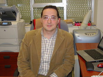 Juan Manuel Corchado en su despacho