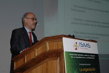 El director general del Inteco, Víctor Izquierdo, durante su intervención en la V Jornada Internacional de ISMS Forum Spain.
