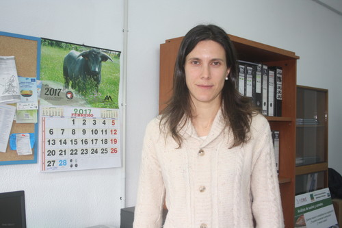 Raquel Arroyo, investigadora del IRNASA.
