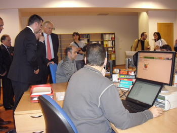 El presidente de la Junta de Castilla y León visita la sede I+D de Blom.