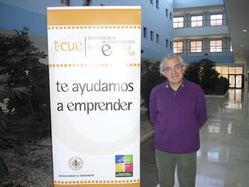 Salvador Dueñas, responsable del Área de Desarrollo Tecnológico e Innovación de la Universidad de Valladolid y director del Parque Científico.