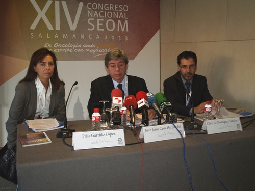 De izquierda a derecha, Pilar Garrido, Juan Jesús Cruz y César Rodríguez.