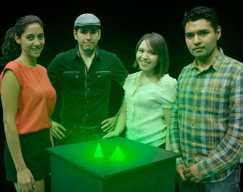 Alumnos del Tecnológico de Monterrey en Querétaro desarrollan un polímero fotoluminiscente que permite transformar la energía radiante en luz visible para el ojo humano. 
