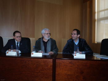 De izquierda a derecha, Santiado López, director del Máster; Miguel Ángel Quintanilla, director del eCyT, y Fernández Vera.