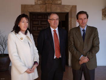 De izquierda a derecha, Natividad Cabezas, Antonio Carreras y Alberto Orfao.