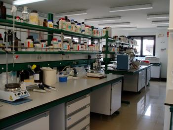 Laboratorio actual del que dispone el centro que quedará destinado a análisis fisico químico de alimentos