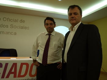 Carlos Fernández de la Peña, cofundador de Deimos, junto a Juan Luis Hernández, de la comunidad Iniciador.