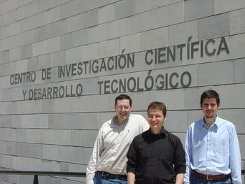 Los tres ingenieros creadores de la compañía Metaemotion que se dedica al desarrollo de sistemas inteligentes