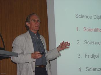 Peter Agre, Premio Nobel de Química en 2003.