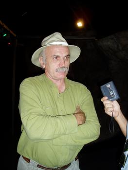 El paleontólogo Eudald Carbonell, miembro del equipo de investigación de las excavaciones del yacimiento de Atapuerca