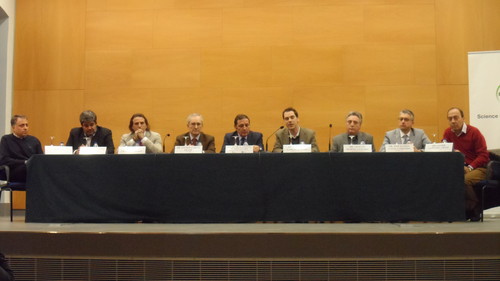Representantes de las sociedades médicas colaboradoras y consejero de sanidad de la Junta de Castilla y León