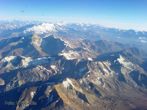 Sector de la Cordillera de los Andes entre Santiago de Chile y Mendoza, Argentina.