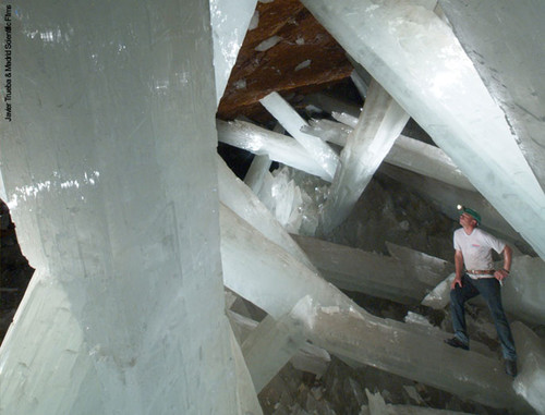 Imagen de la cueva de los cristales gigantes de Naica. /Javier Trueba & Madrid Scientific Films