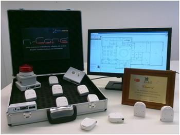 Sistema n-Core Polaris y placa de reconocimiento como ganadores del primer EvAAL Contest 2011. Foto: Juan Manuel Corchado.