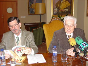 Cándido Martín Luengo (izquierda) y José Ignacio Paz Bouza durante la presentación del XI Congreso de Cardiología