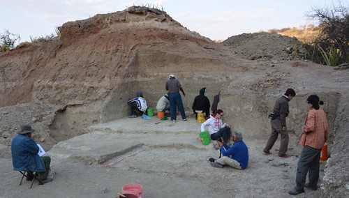 Excavaciones en Thiongo Korongo (TK), situado en la Garganta de Olduvai (Tanzania).