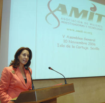 Flora de Pablo, profesora de Investigación del CSIC y fundadora de la Asociación de Mujeres Investigadoras y Tecnólogas (FOTO: AMIT).