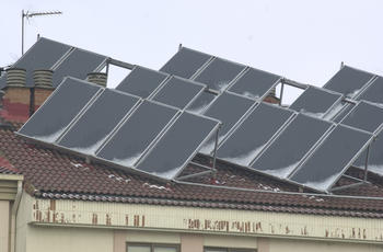 Paneles solares en una vivienda de Ávila.