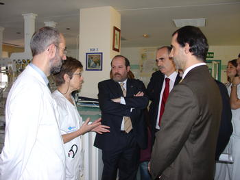 El consejero de Sanidad, César Antón, en la visita al Hospital 'Río Hortega'