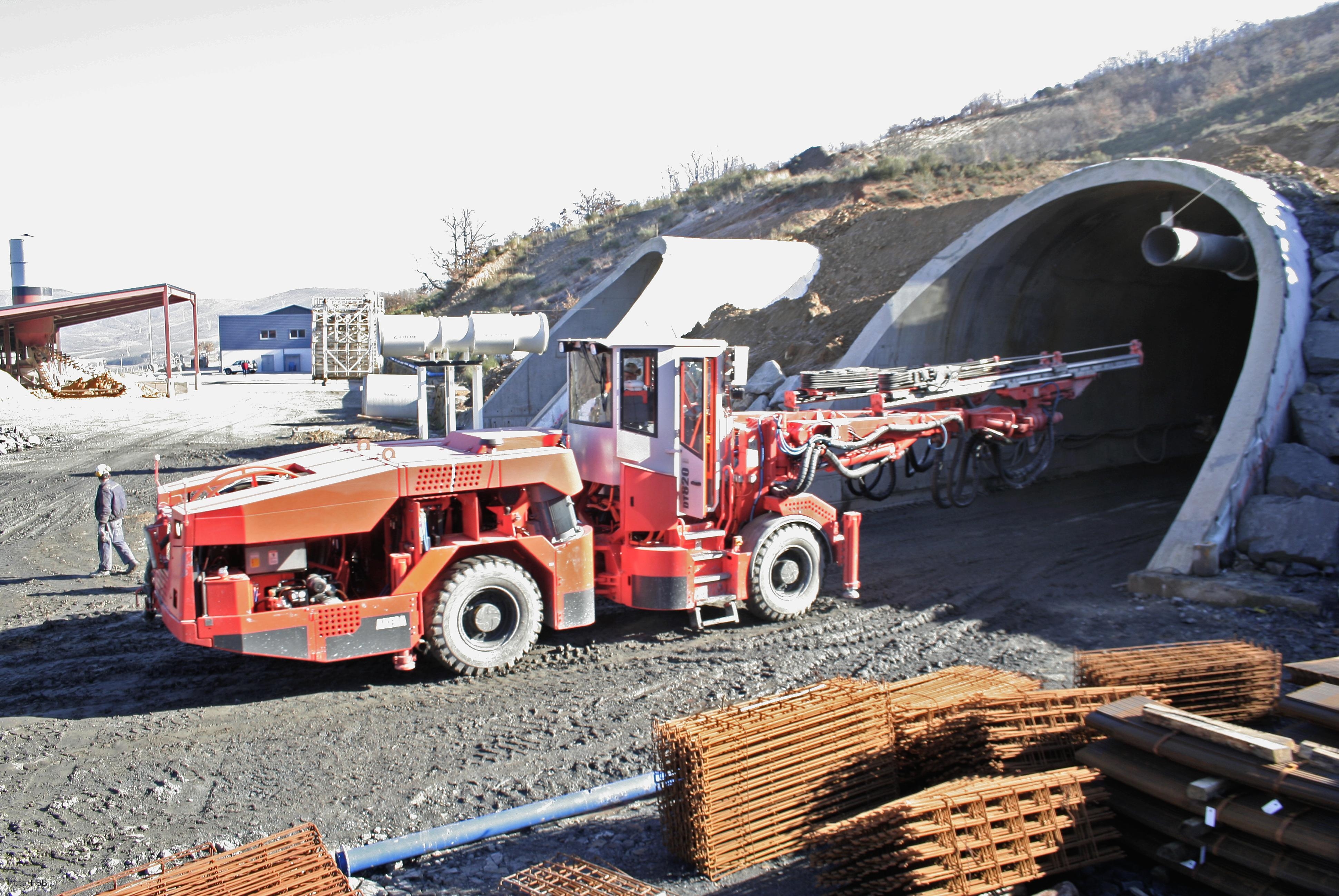 Contar Ser Forzado Los túneles de la Fundación Santa Bárbara permiten introducir grandes  máquinas y pueden reproducir obras como